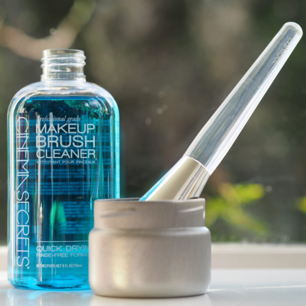 Cinema-Secrets-Makeup-Brush-Cleaner-Pro-Starter-Kit-2